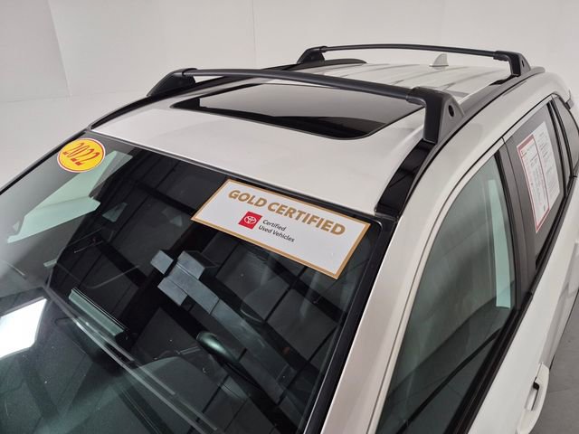 Used 2022 Toyota RAV4 SE w/ Weather & Moonroof Package AWD/4WD image 9