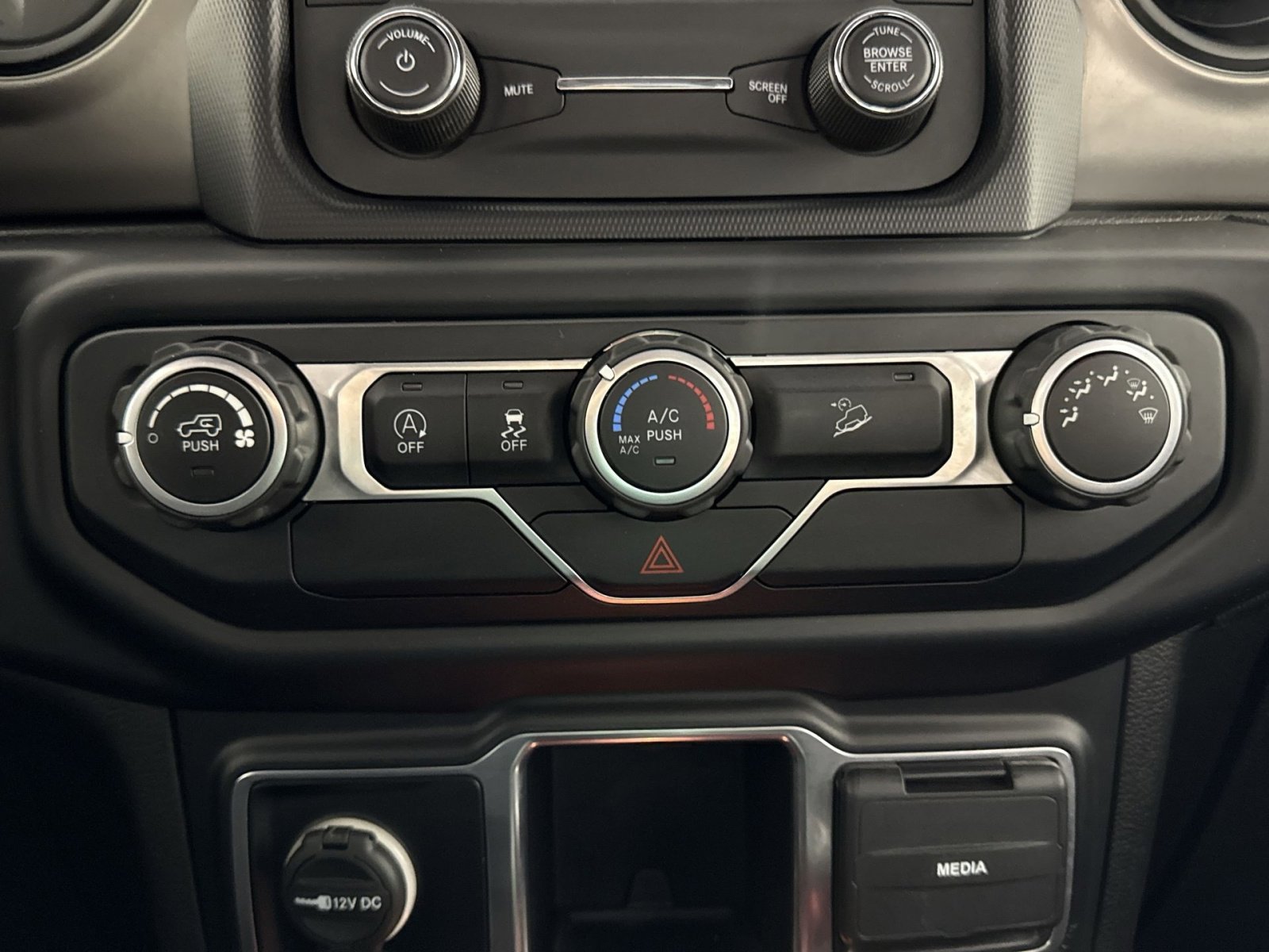 Used 2019 Jeep Wrangler Sport image 21