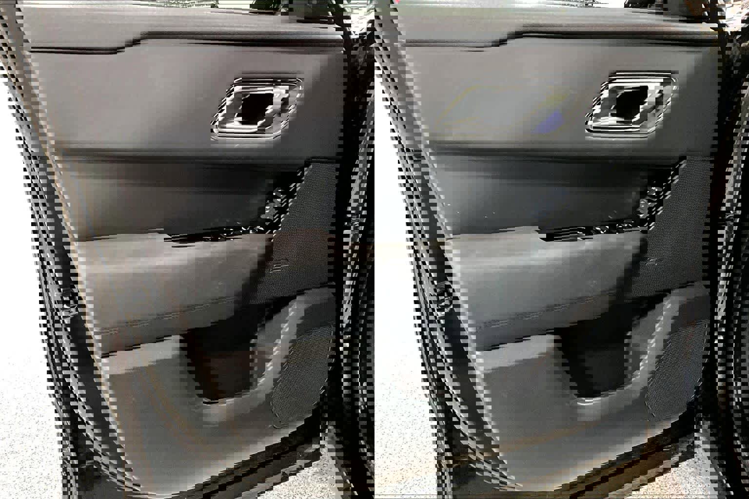 Used 2025 Land Rover Range Rover Velar Dynamic SE image 22