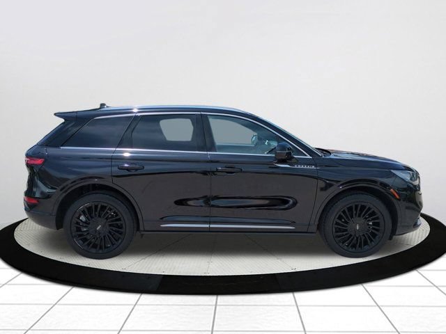 Used 2022 Lincoln Corsair Reserve FWD image 2