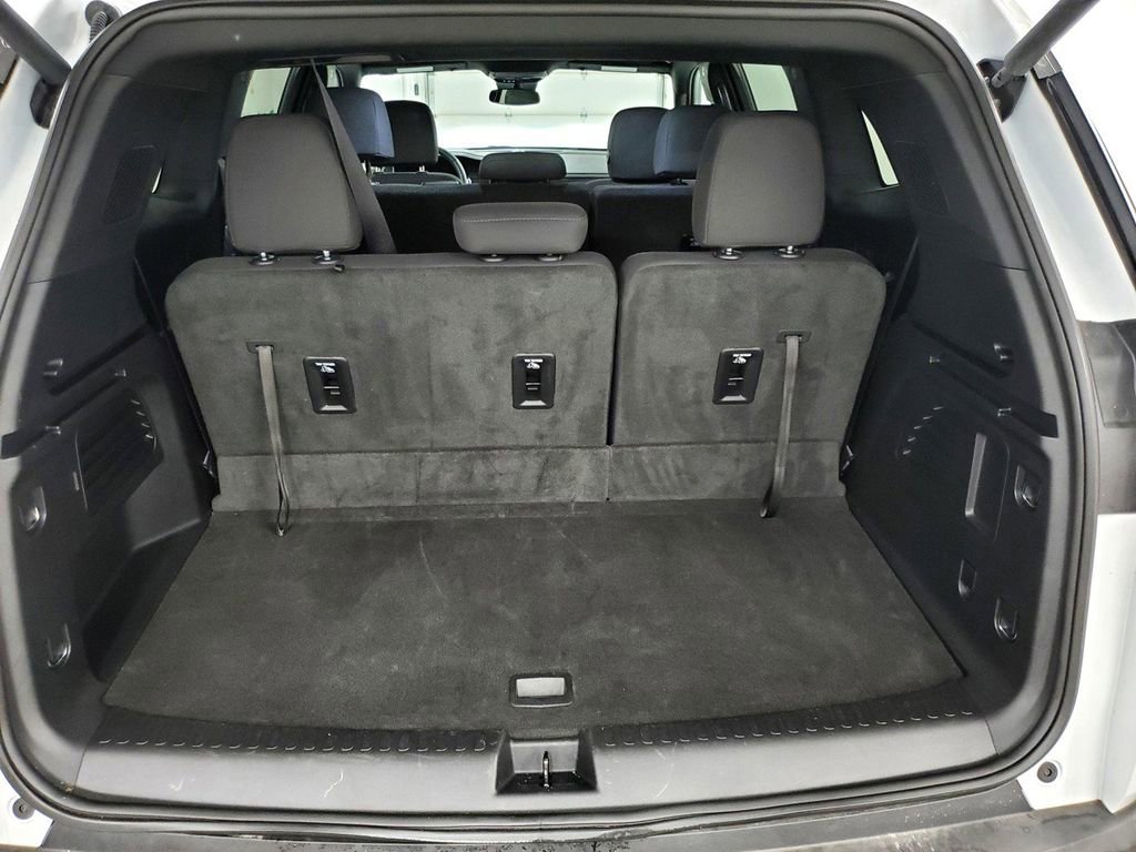 Used 2025 GMC Acadia Elevation image 21