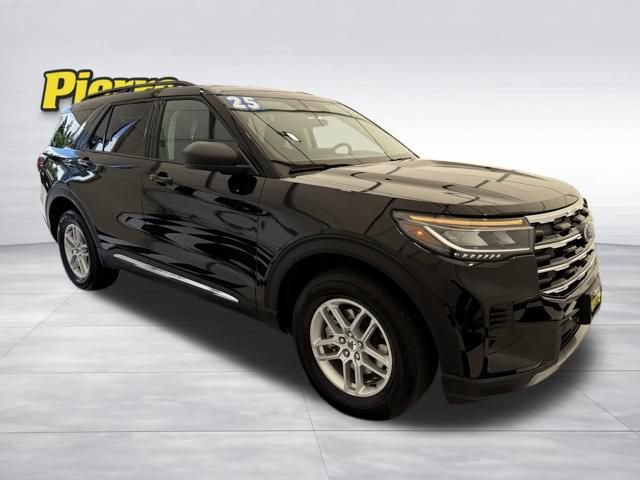 Used 2025 Ford Explorer Active AWD/4WD image 7