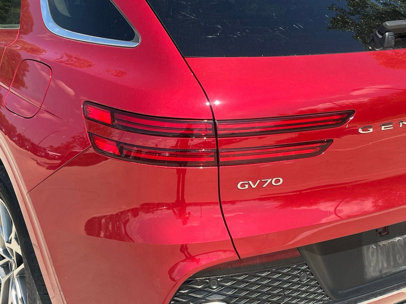 Used 2025 Genesis GV70 2.5T AWD/4WD image 11