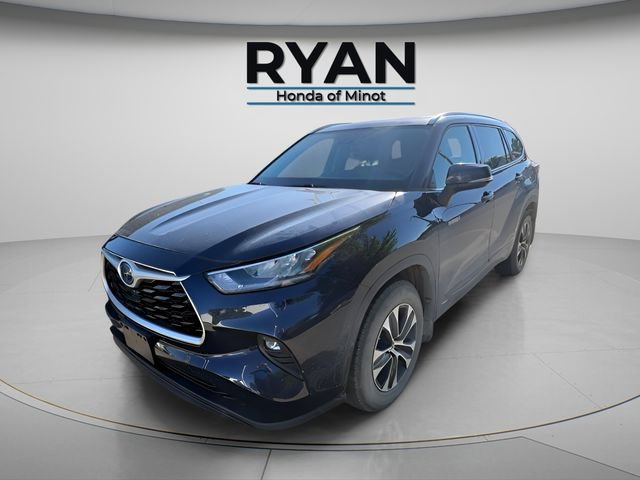 Used 2020 Toyota Highlander XLE AWD/4WD image 7