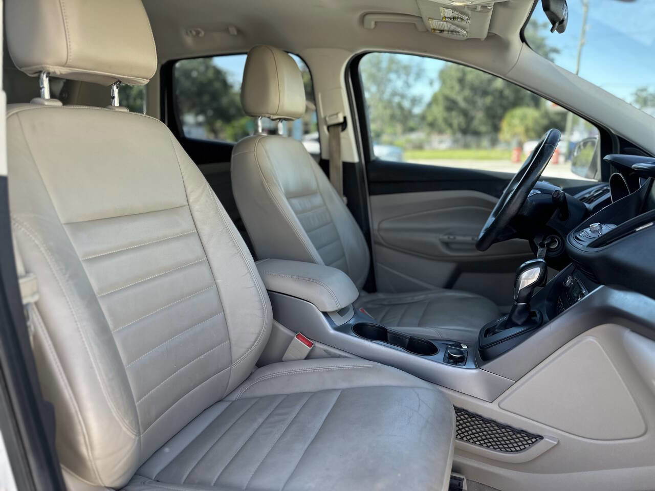 Used 2015 Ford Escape SE w/ Equipment Group 201A image 24