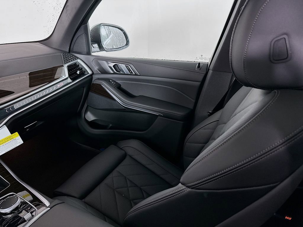 Used 2025 BMW X5 xDrive50e image 29