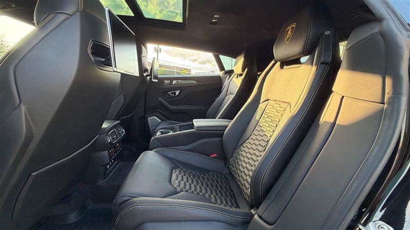 Used 2021 Lamborghini Urus AWD/4WD image 71