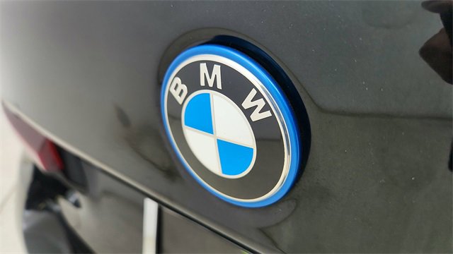 Used 2023 BMW 530e xDrive w/ Premium Package image 16