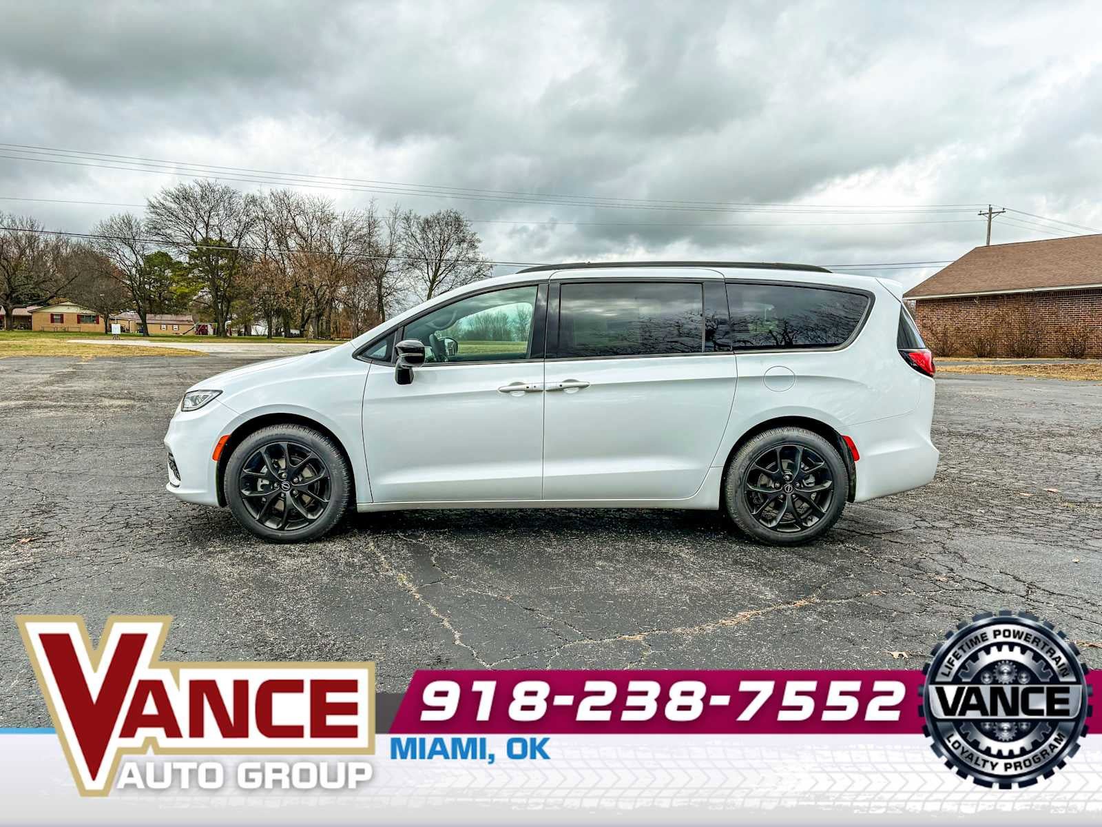 New 2026 Chrysler Pacifica Select w/ S Appearance Package FWD image 4