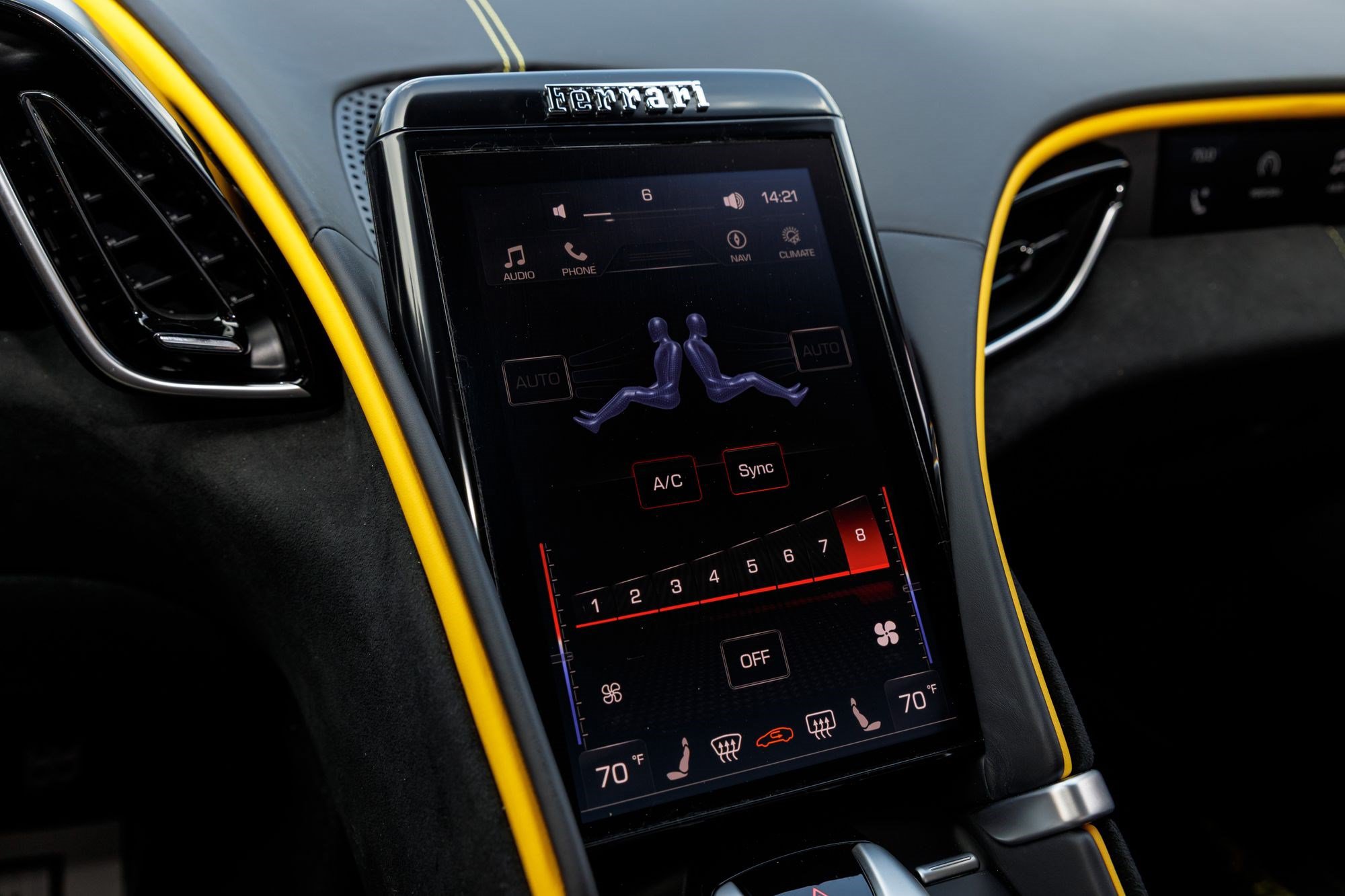 Used 2025 Ferrari Roma Spider RWD image 39