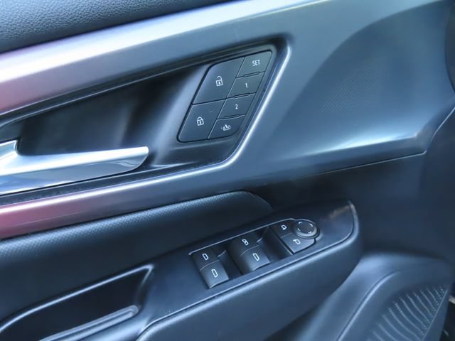Certified 2026 Chevrolet Equinox EV RS w/ Convenience Package II AWD/4WD image 10
