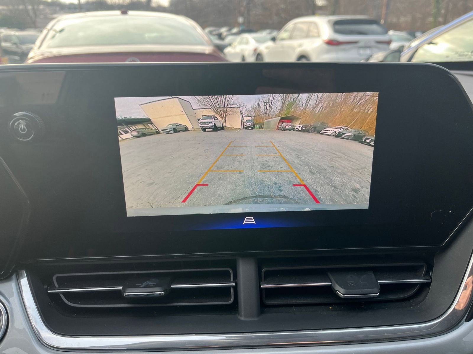 Used 2025 Chevrolet Trax LT image 17