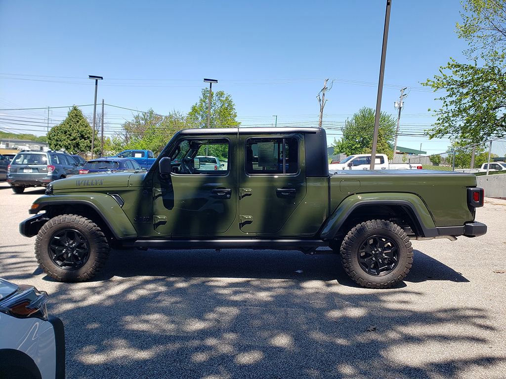 Used 2023 Jeep Gladiator Sport AWD/4WD image 8