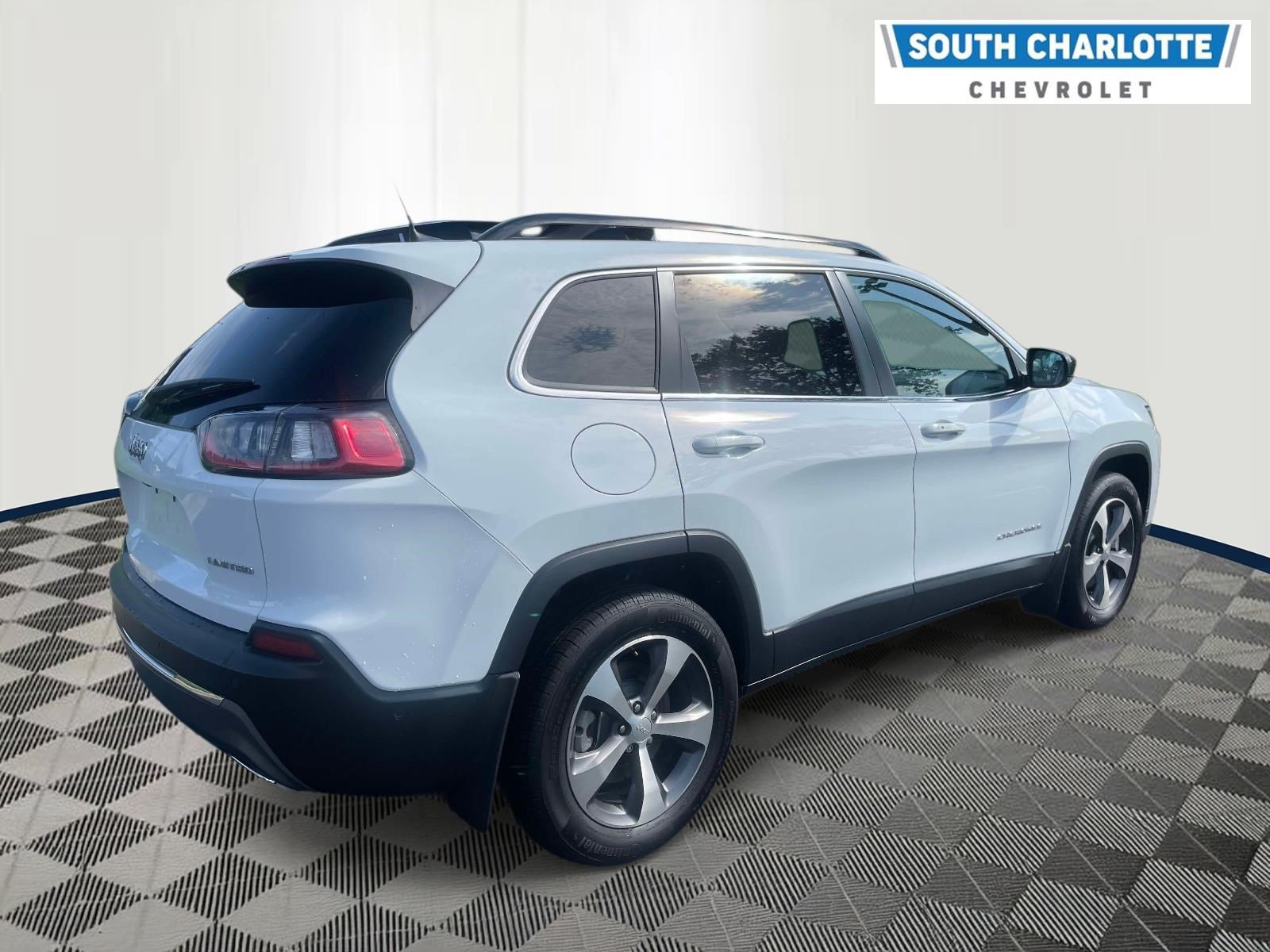 Used 2022 Jeep Cherokee Limited AWD/4WD image 4