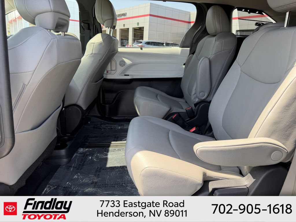 Certified 2026 Toyota Sienna XLE FWD image 7