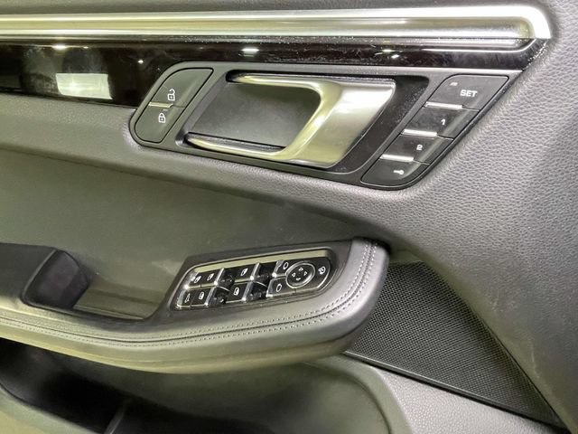 Certified 2023 Porsche Macan Turbo AWD/4WD image 35