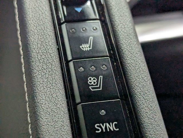 Used 2024 Chevrolet Corvette Stingray Preferred Cpe w/ 2LT RWD image 16