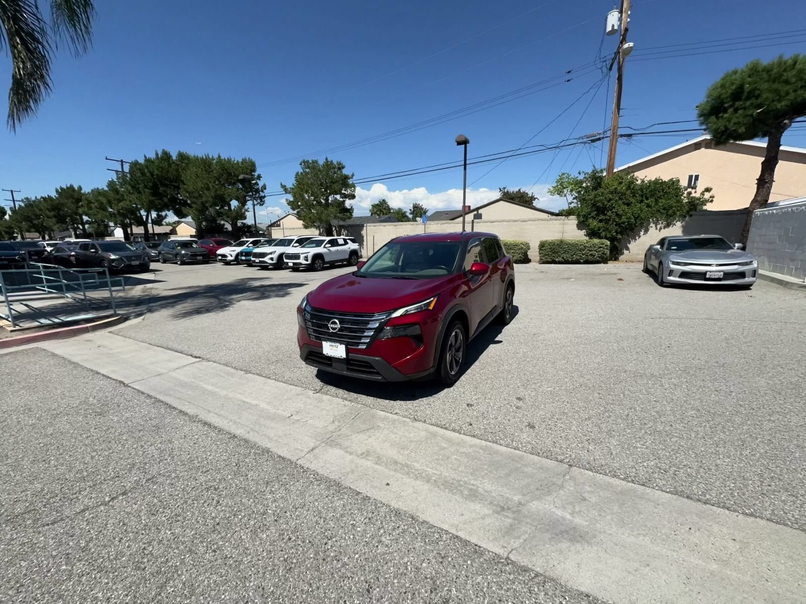 Used 2025 Nissan Rogue SV AWD/4WD image 4