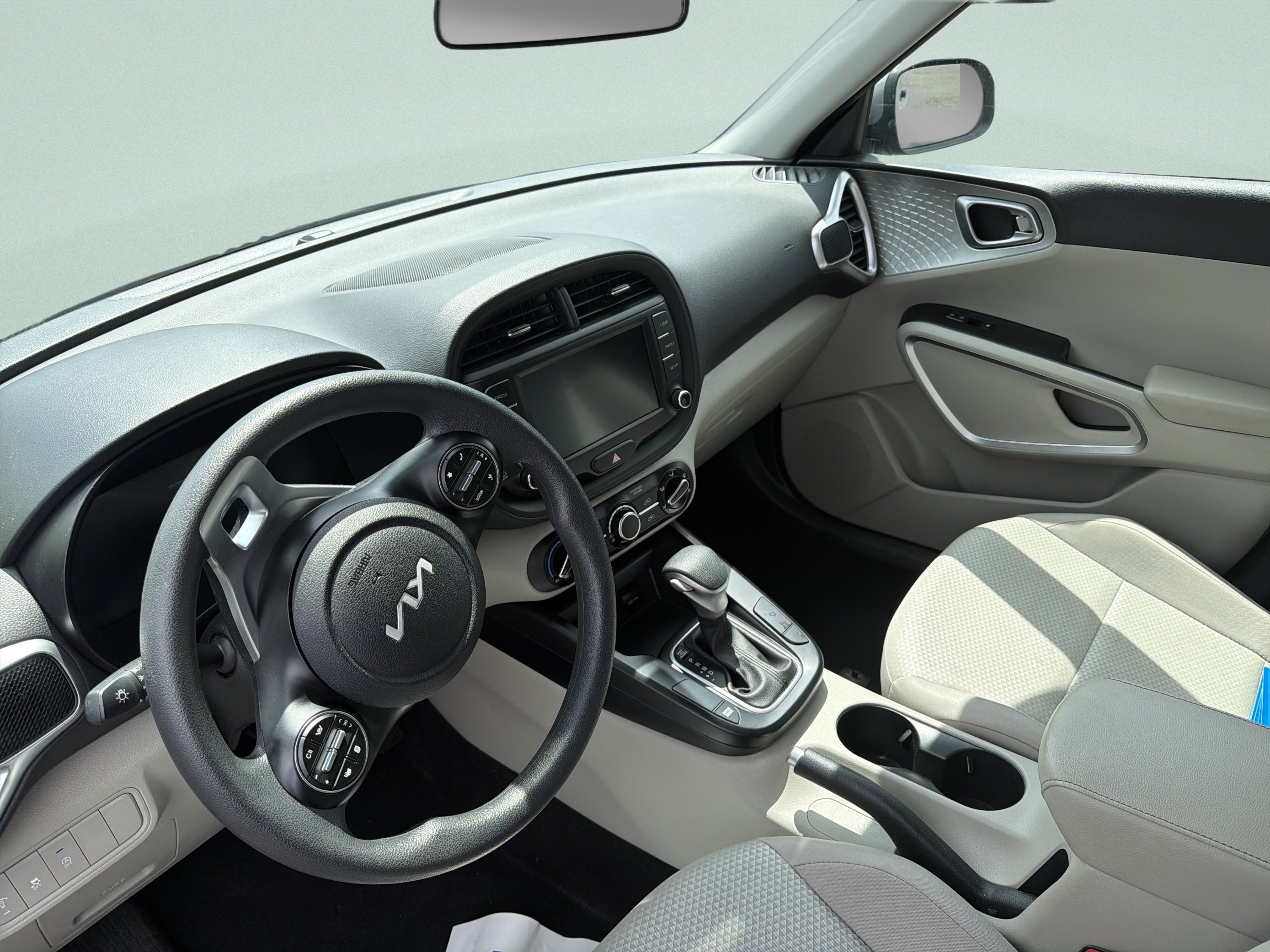 Used 2024 Kia Soul LX w/ Option Group 015 FWD image 12