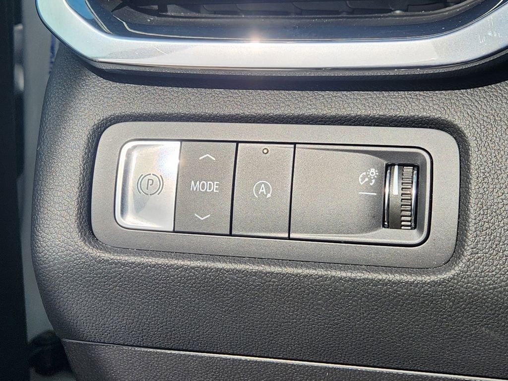 Used 2025 GMC Acadia Elevation image 21