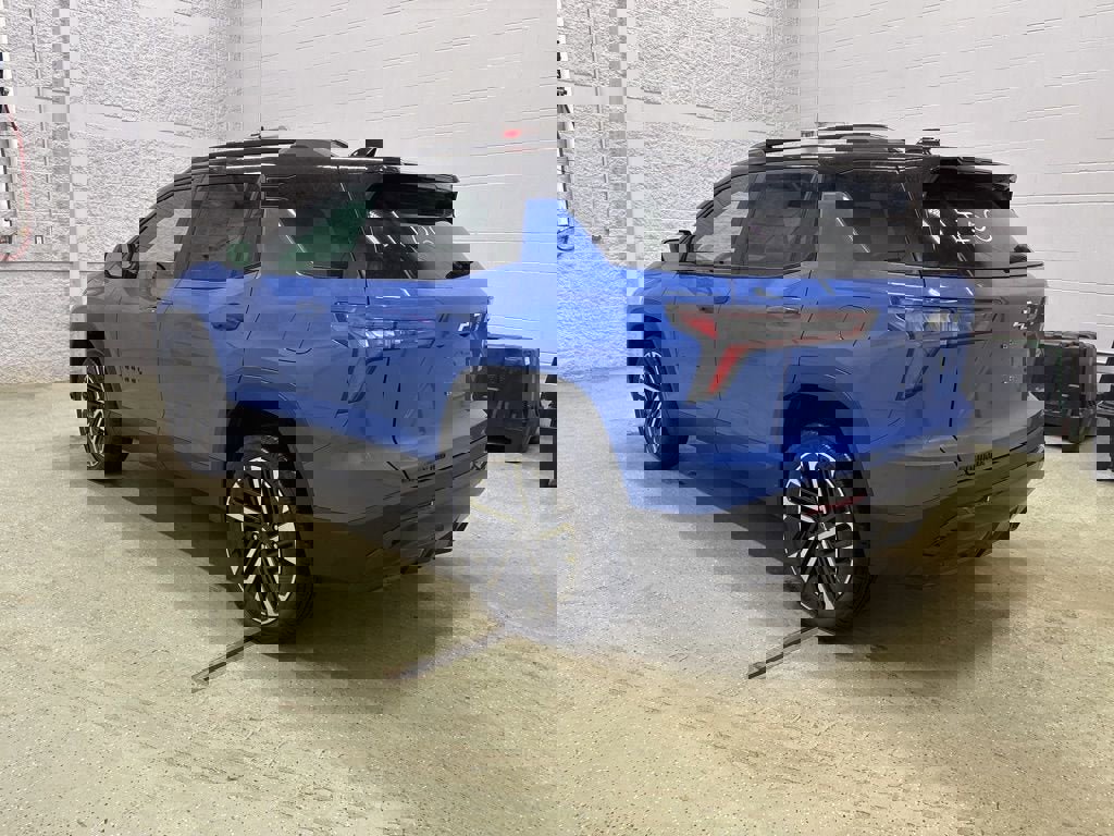 New 2026 Chevrolet Equinox RS w/ Convenience Package III AWD/4WD image 5