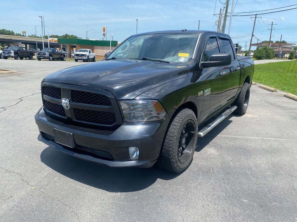 Used 2017 RAM 1500 Express RWD image 3