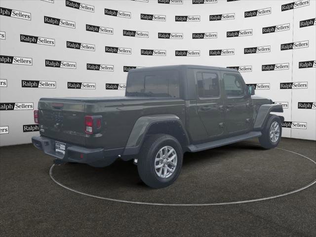 Certified 2023 Jeep Gladiator Sport AWD/4WD image 6