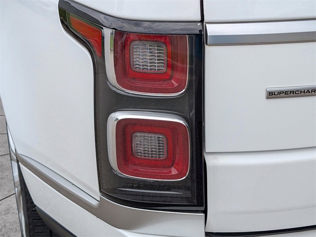 Used 2018 Land Rover Range Rover Supercharged image 13