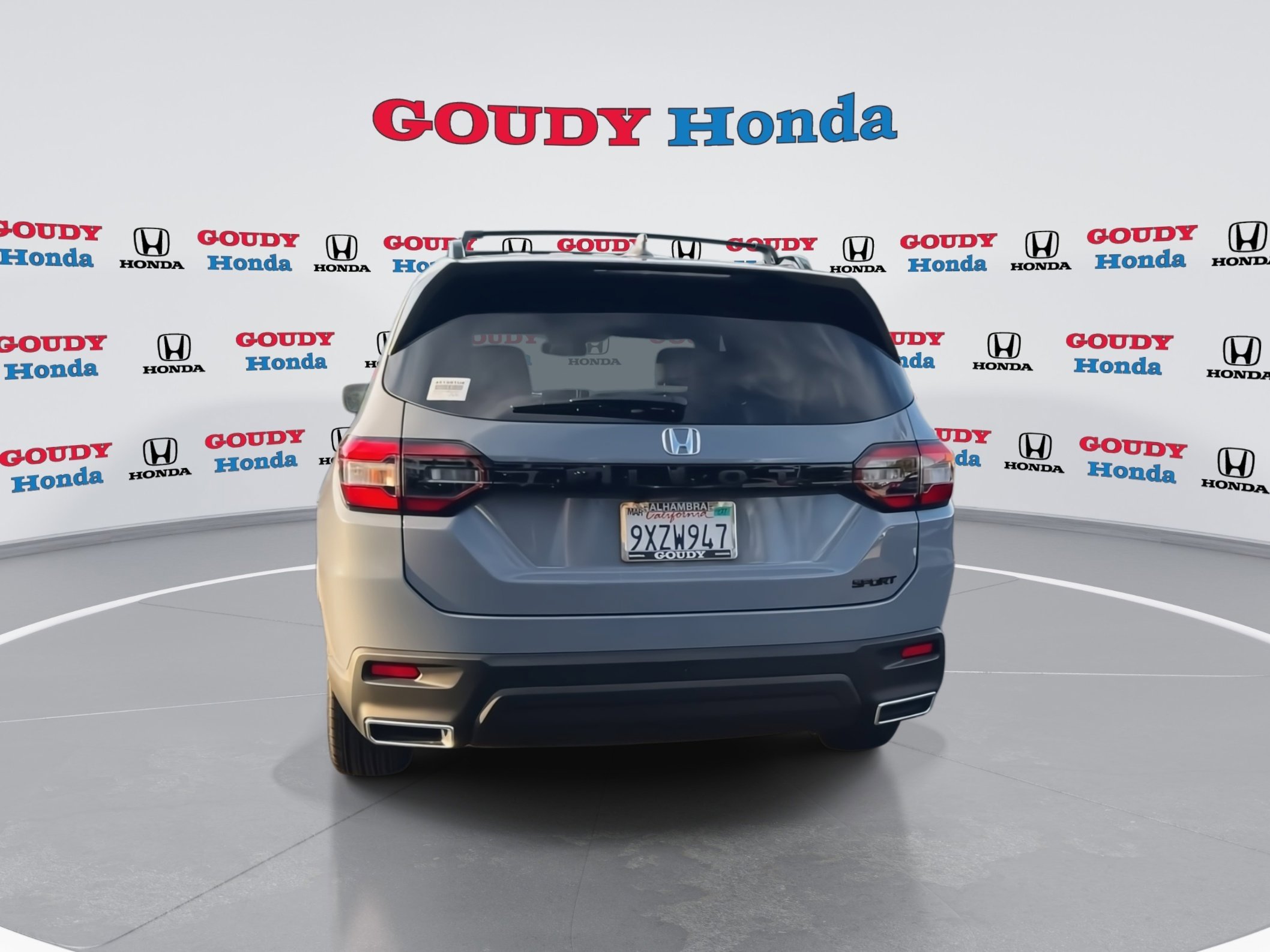 Used 2025 Honda Pilot Sport image 7