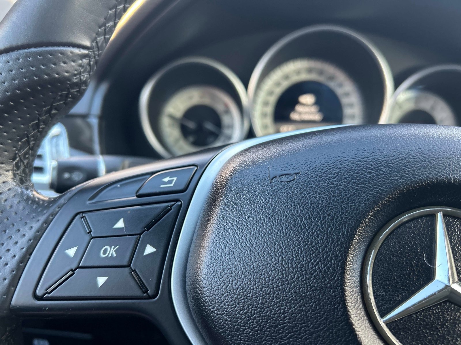 Used 2016 Mercedes-Benz E 350 Sedan image 26