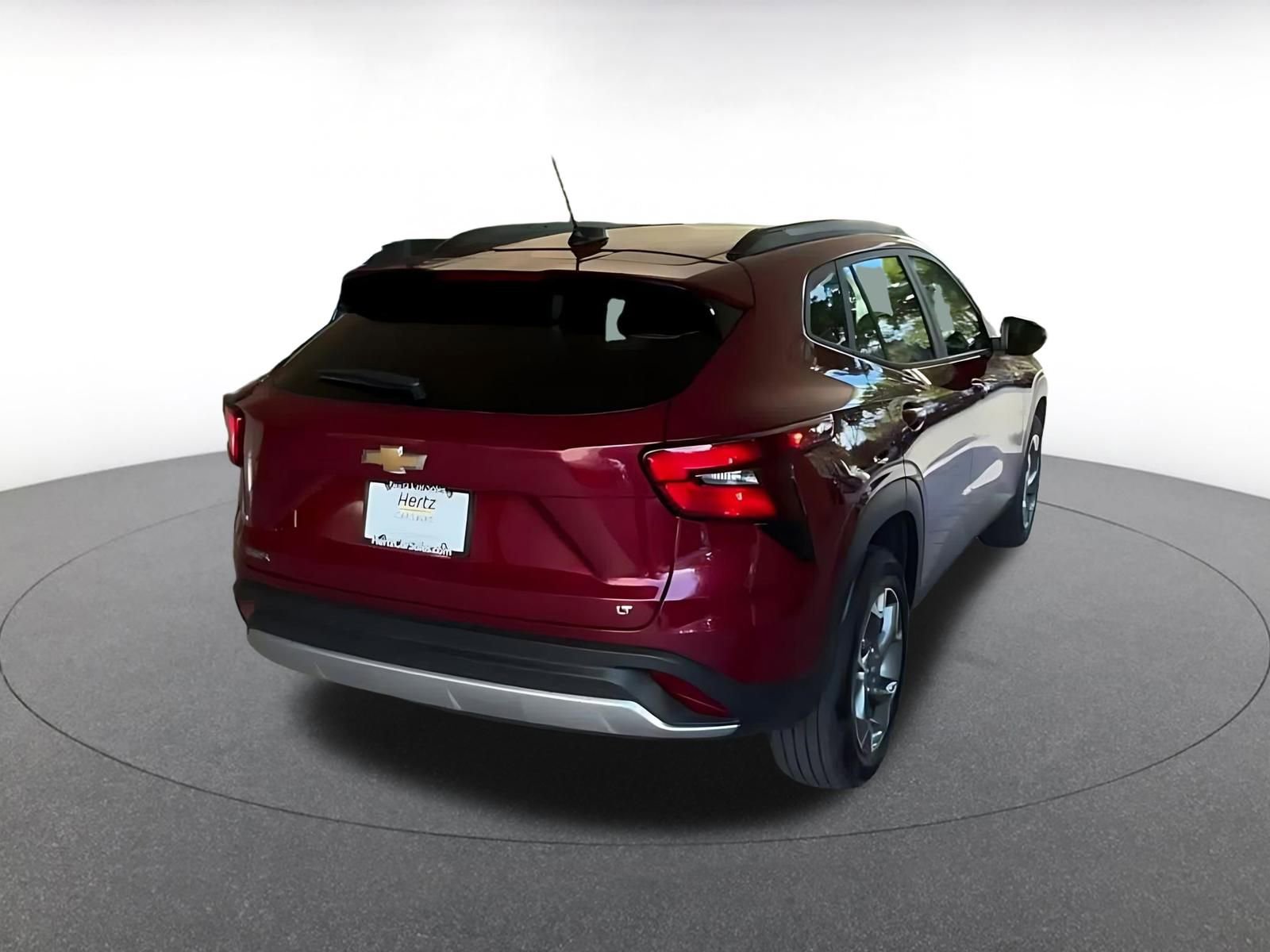 Used 2025 Chevrolet Trax LT w/ LT Convenience Package image 11