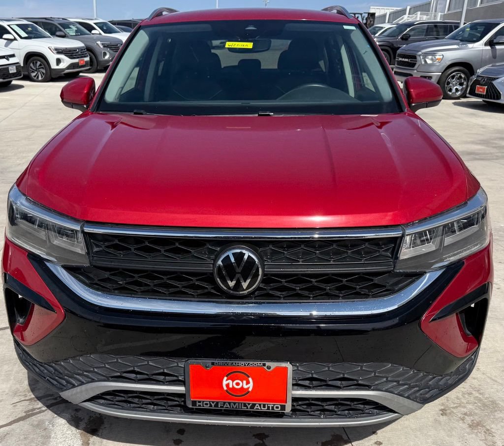 Used 2023 Volkswagen Taos SE FWD image 4