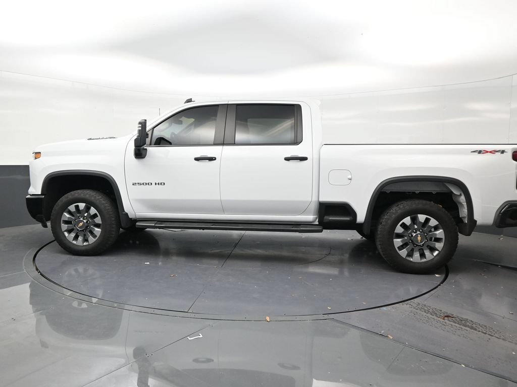 Used 2025 Chevrolet Silverado 2500 Custom w/ Custom Value Package AWD/4WD image 2