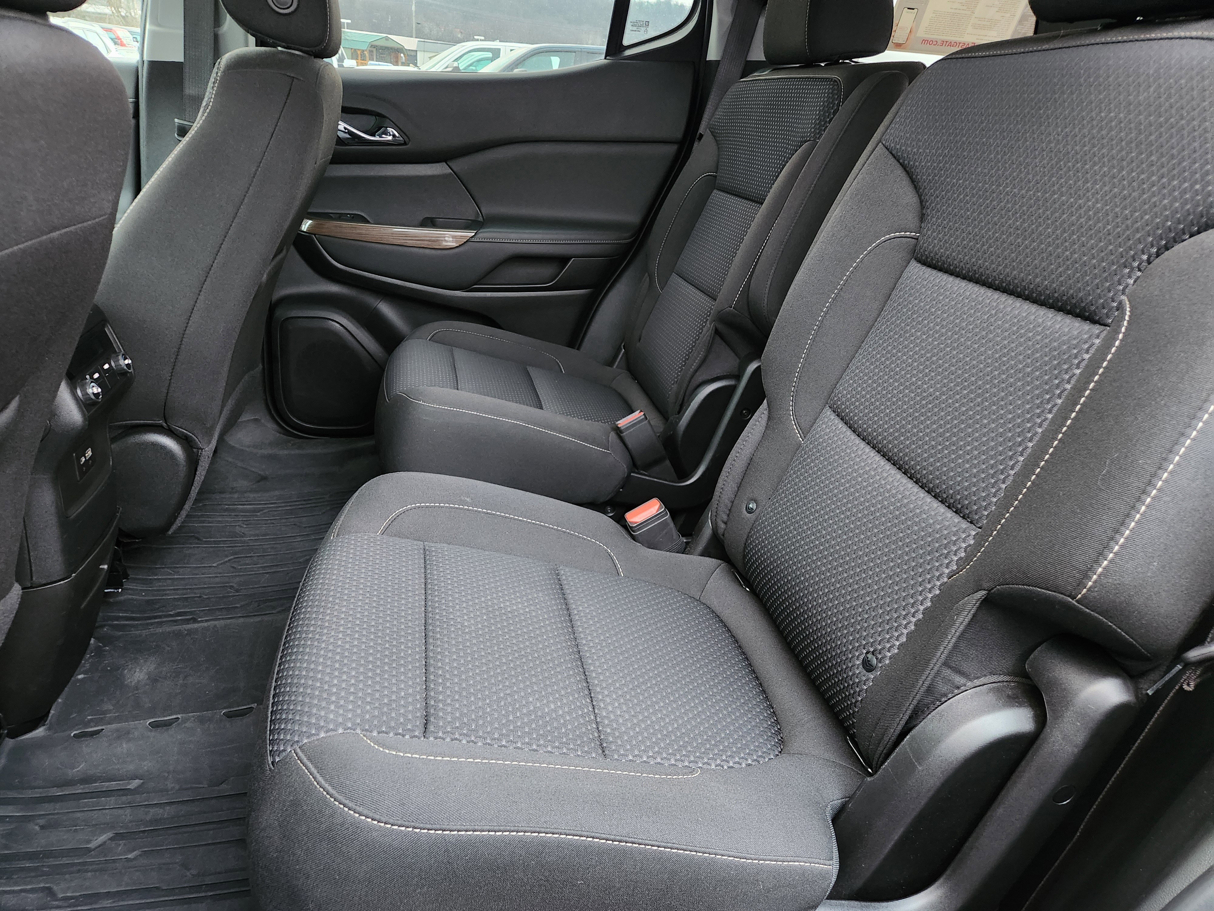 Used 2023 GMC Acadia SLE w/ LPO, Floor Liner Package image 29