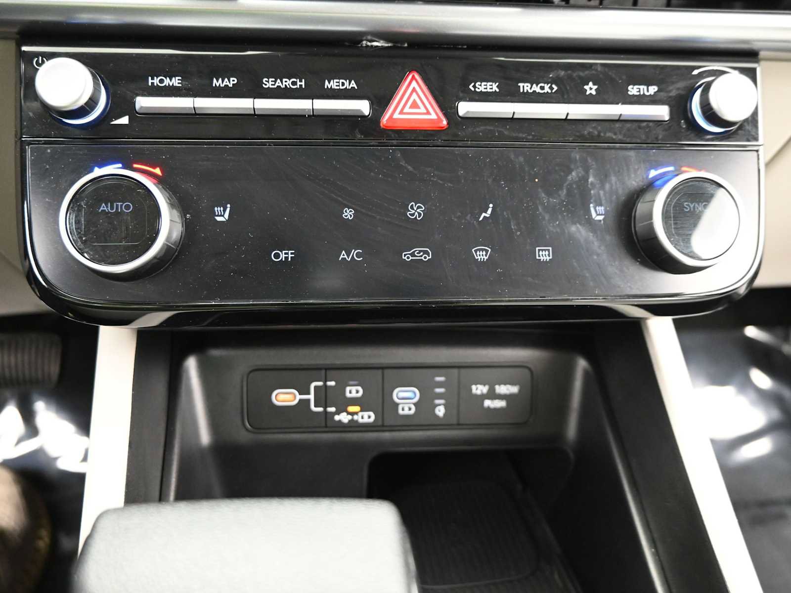 Certified 2025 Hyundai Tucson SEL image 18