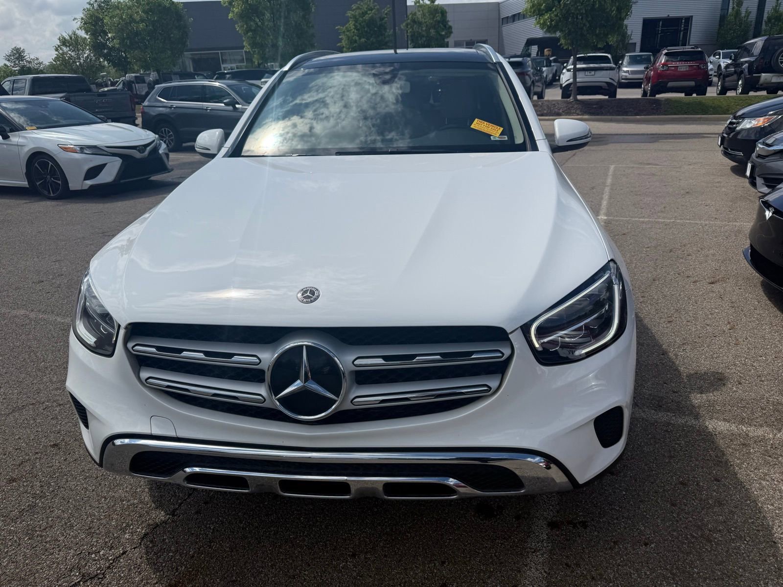 Used 2020 Mercedes-Benz GLC 300 4MATIC image 2