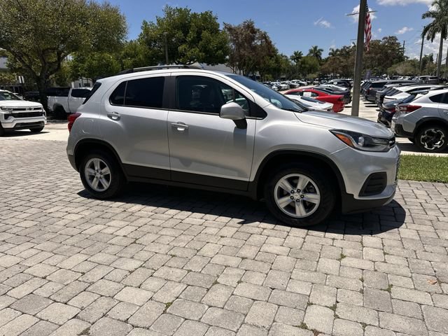 Used 2022 Chevrolet Trax LT w/ LT Convenience Package FWD image 15