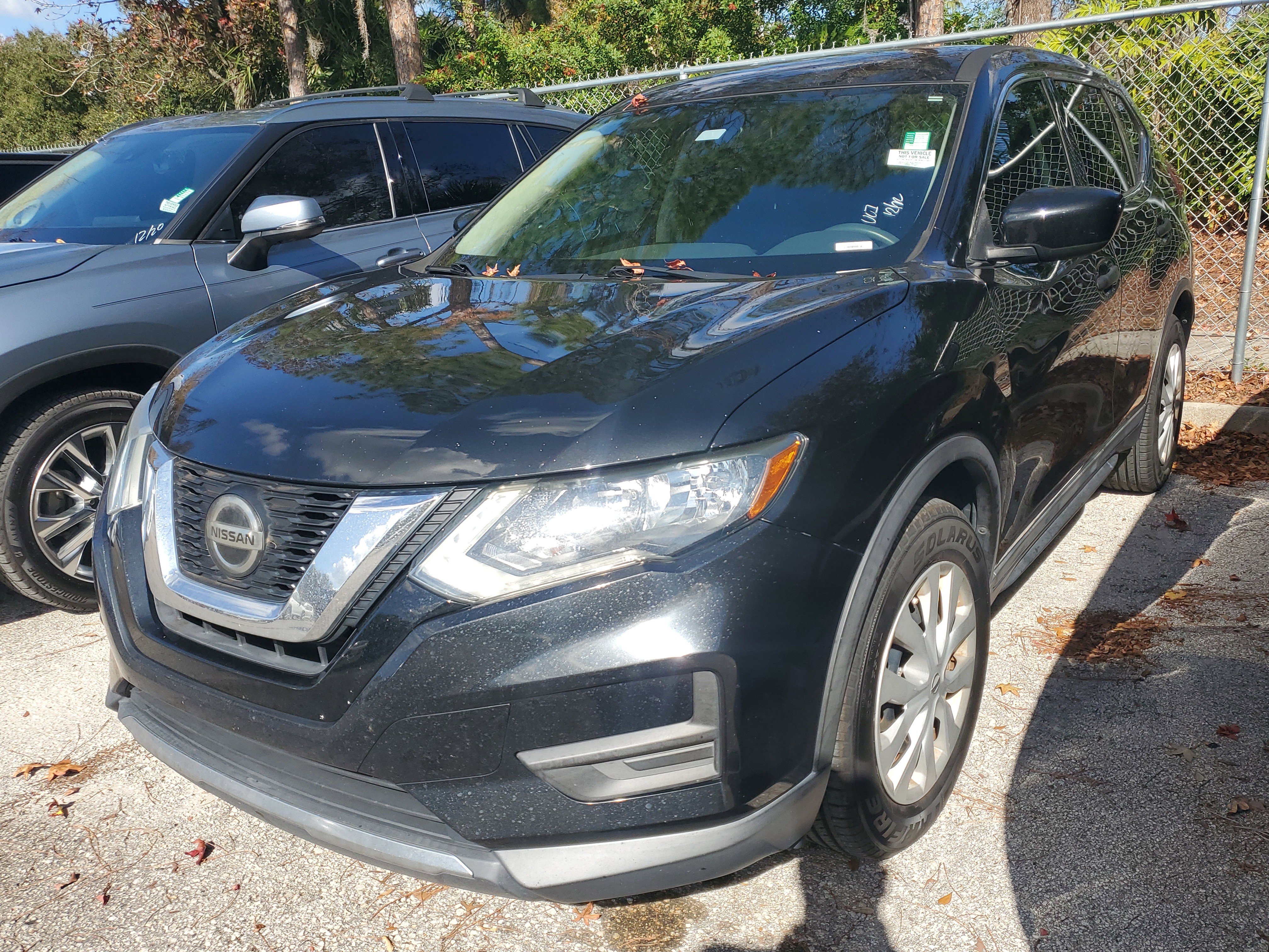 Used 2018 Nissan Rogue S image 3