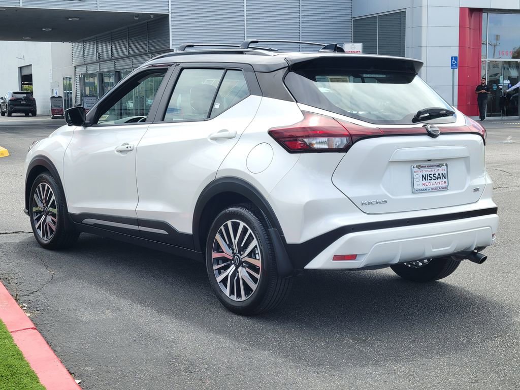 Used 2024 Nissan Kicks SR w/ SR Premium Package image 3