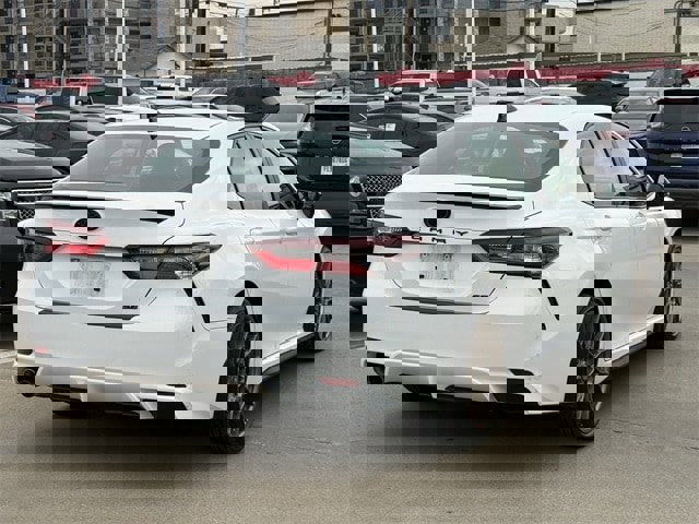 Used 2024 Toyota Camry SE image 4