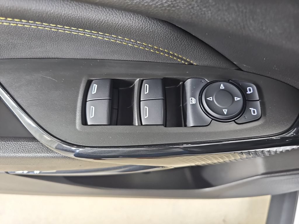 Certified 2025 Chevrolet Trax LT w/ Driver Confidence Package FWD image 32