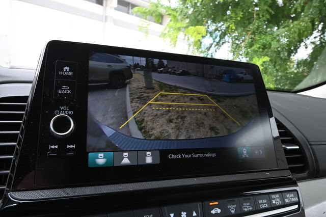 Used 2025 Honda Odyssey EX-L image 16