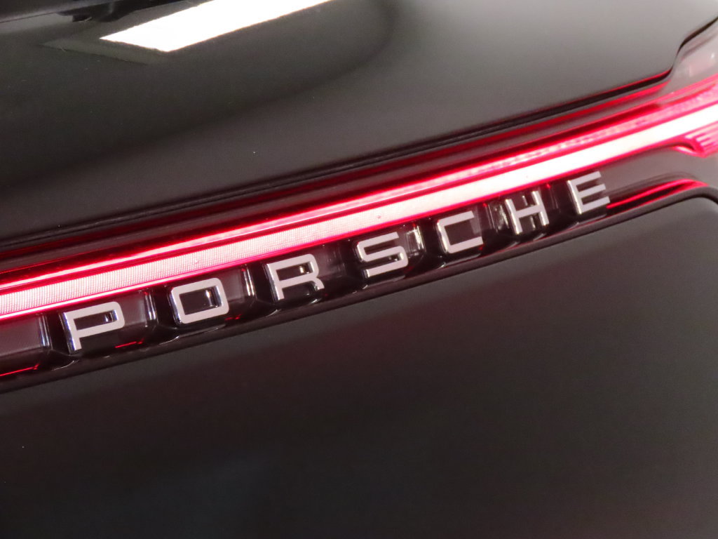 Certified 2026 Porsche Macan AWD/4WD image 12