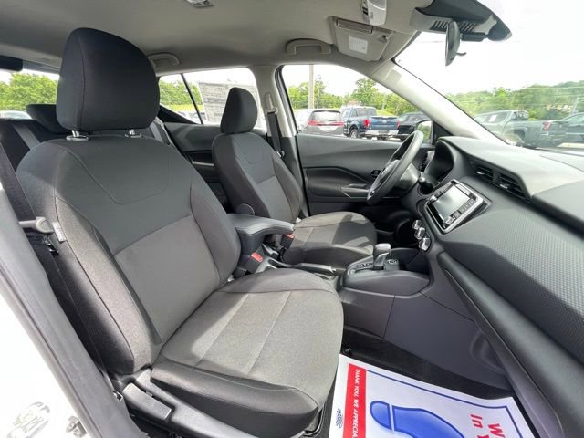 New 2025 Nissan Kicks Play S image 14