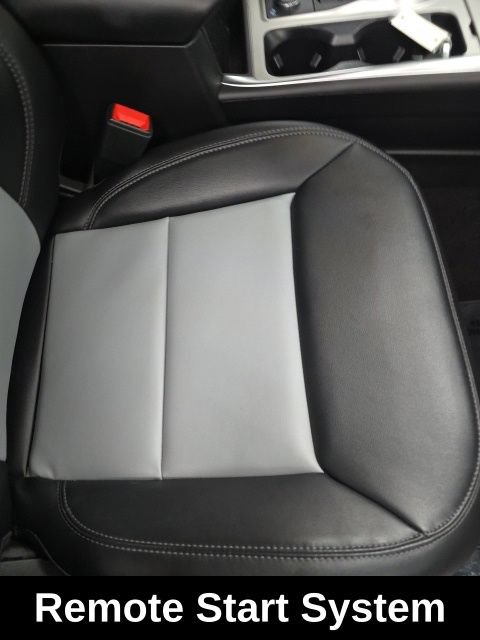 Used 2023 Ford Explorer XLT w/ Equipment Group 202A AWD/4WD image 7