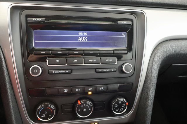Used 2014 Volkswagen Passat 2.5 S FWD image 18