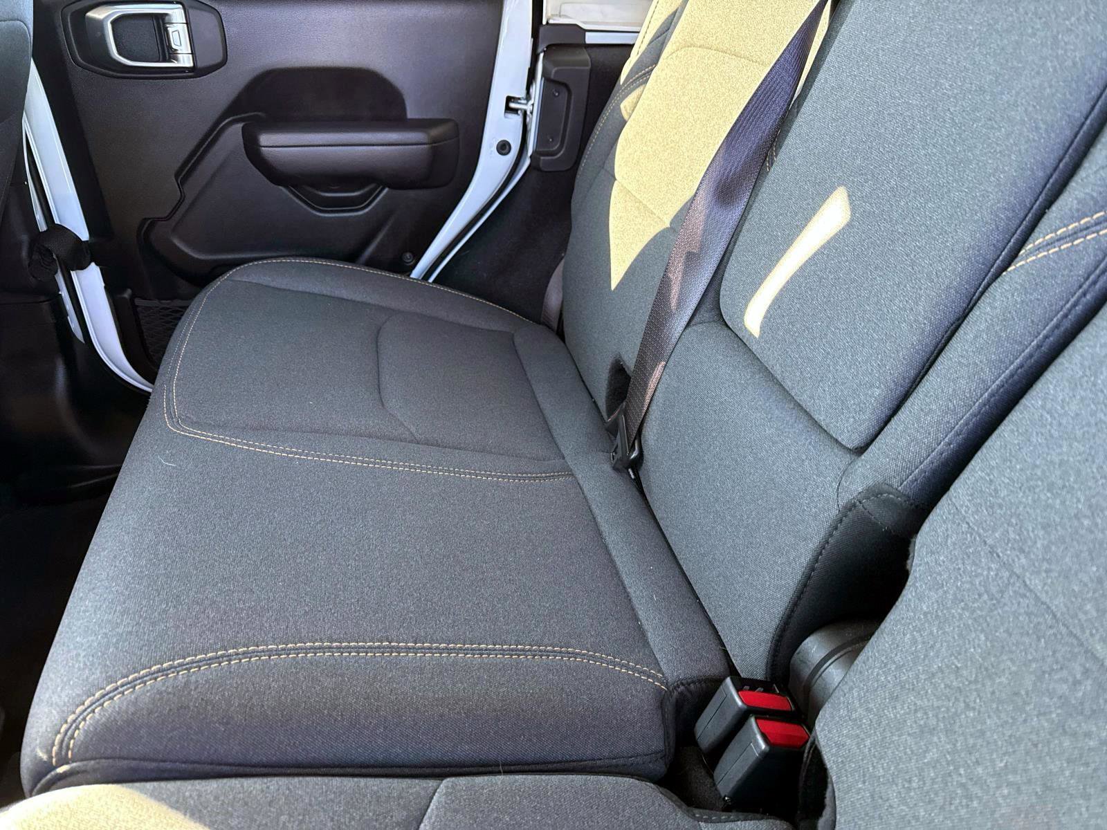 Used 2024 Jeep Wrangler Unlimited w/ Convenience Group image 7