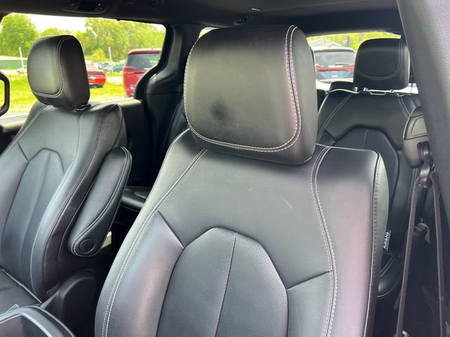 Used 2025 Chrysler Pacifica Select FWD image 13
