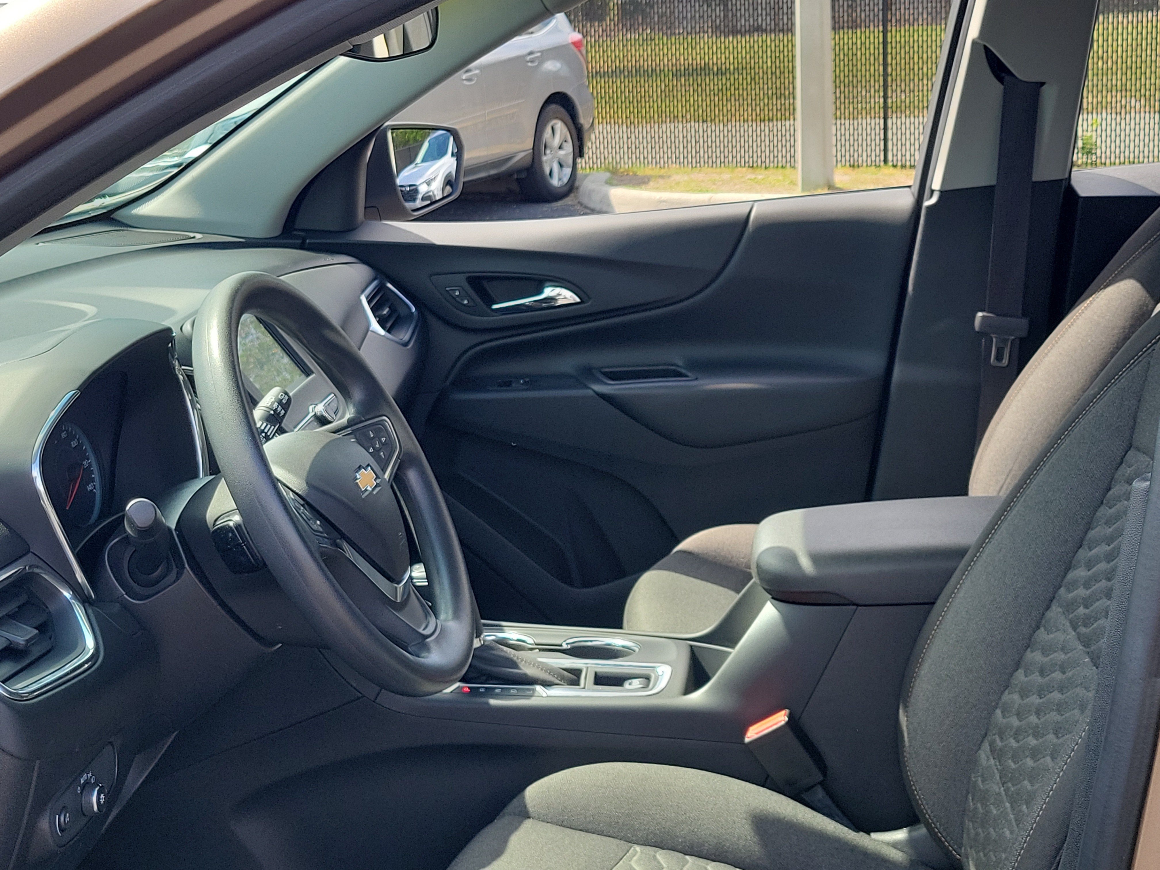 Used 2018 Chevrolet Equinox LT FWD image 22
