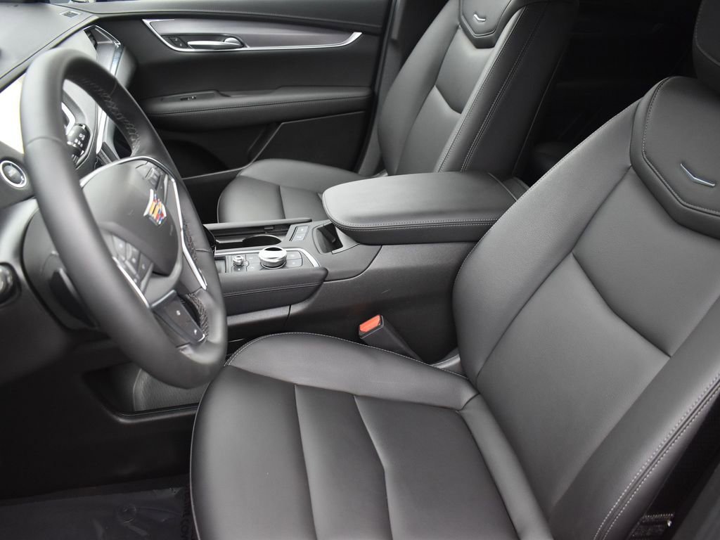 New 2026 Cadillac XT5 Luxury w/ LPO, Floor Liner Package image 13